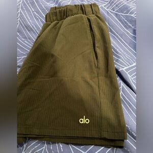 Alo Yoga Ready Set Short M Black